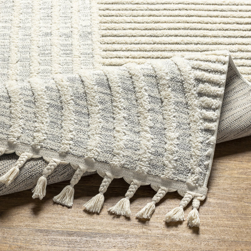 Aine cream rug, Rectangle 3 pi 11 po x 5 pi 7 po