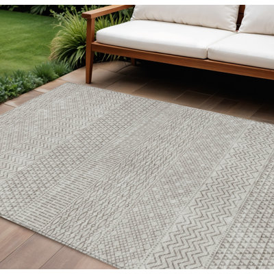Tapis extérieur lavable à chevrons beige et ivoire 10 pi x 14 pi