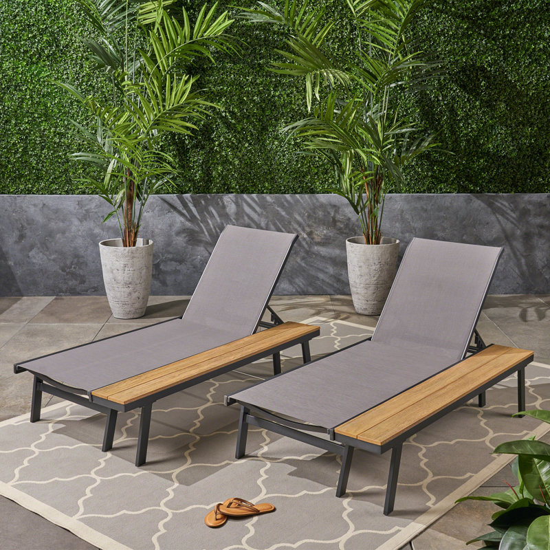  Chaise longue réglable avec table d'appoint en bois attachée, sièges d'extérieur élégants pour la détente, structure en aluminium durable avec tissu en maille de nylon, gris