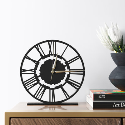 Horloge murale noire élégante 7,9 po x 7,9 po | Fabrication 100% métal, épaisseur: 0,08 pouce | Fixation murale facile avec la pièce de suspension incluse, nécessite 1 pile AA (non incluse) | Design moderne pour la décoration de la maison et du bureau