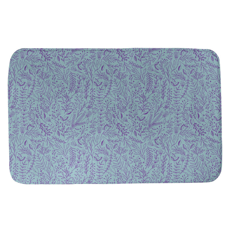 Tapis pour salle de bain floral ditsy Leffel, l 21 po x L 34 po, Bleu / Mauve