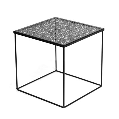 Table de bout en métal découpé Espina