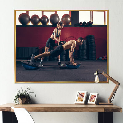 Athlétisme, femme avec haltères - décoration murale aérobie et musculation_106273
