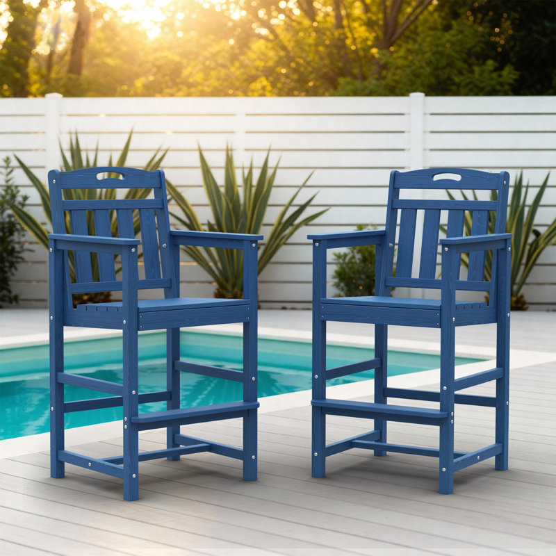 Tabourets de bar 27 po Cedartown avec accoudoirs et repose-pieds en PEHD, Marine