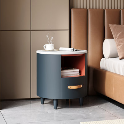 Table de bout ronde contemporaine bleue avec rangement, surface lisse pour essuyer, conception de chevet compacte, poignées en cuir élégantes, tablette ouverte
