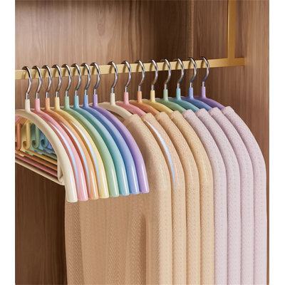 Cintre en plastique antidérapant Nicolino pour robe / chandail / chandail