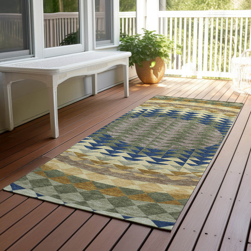 Tapis géométrique intérieur / extérieur lavable à la machine Chantille ACN2685, Olive, Tapis de couloir 2 pi 3 po x 7 pi 6 po