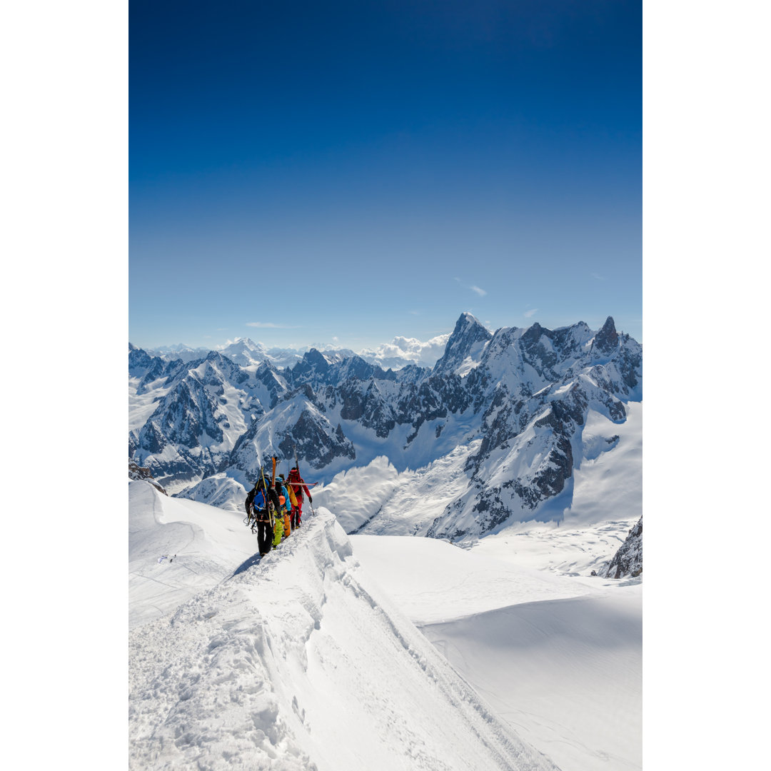 Alpine Climbers von Onfokus - Kunstdrucke auf Leinwand ohne Rahmen