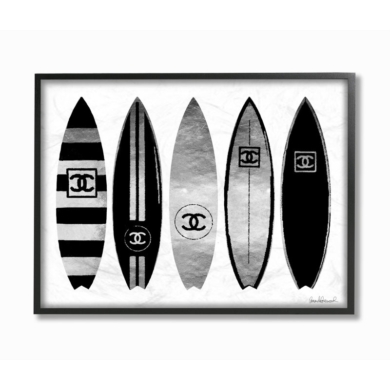 Créatrice de mode, planches de surf noir, aquarelle argentée, estampe numérique, art texturé par Amanda Greenwood
