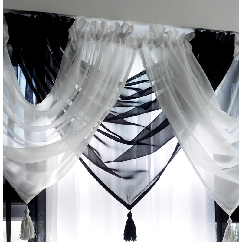 Maloy Solid Colour Pointed Window Valance, Black