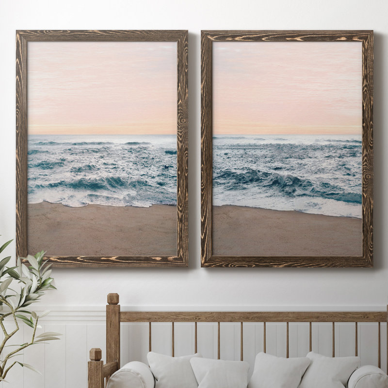 Turning Tides I - ensemble de 2 reproductions de photos, H 37,5 po x l 55 po x P 1,5 po, Toile avec cadre en noyer