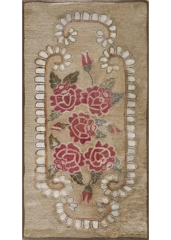 Tapis crocheté antique à motif floral