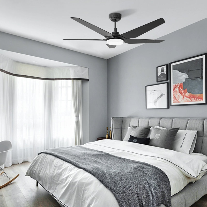 Ventilateur de plafond intelligent Woodrow de 52 pouces avec télécommande, ensemble d'éclairage inclus, fonctionne avec l'assistant Google, Amazon Alexa et les raccourcis Siri.