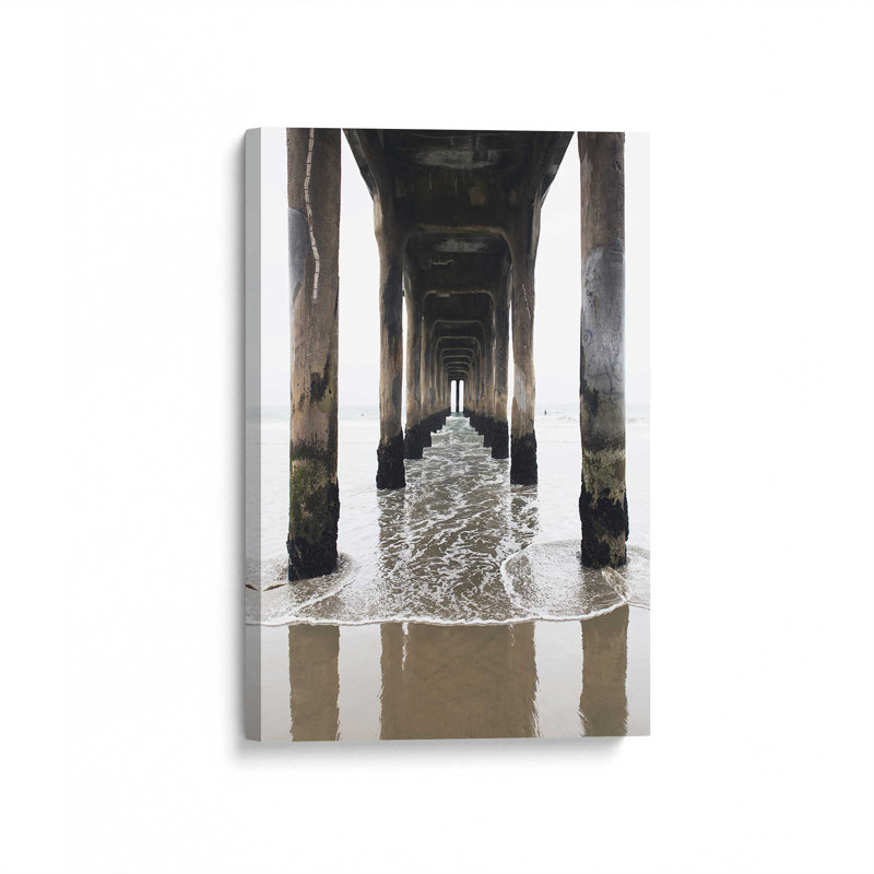 «Manhattan Pier» par Bree Madden, reproduction d'art, H 16 po x l 12 po, Toile tendue, Ne s’applique pas