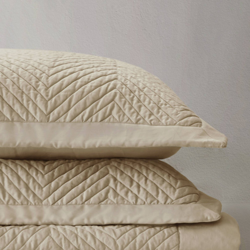 Liam Hotel 3 Piece Cotton Quilt Set, Full/Queen, Linen
