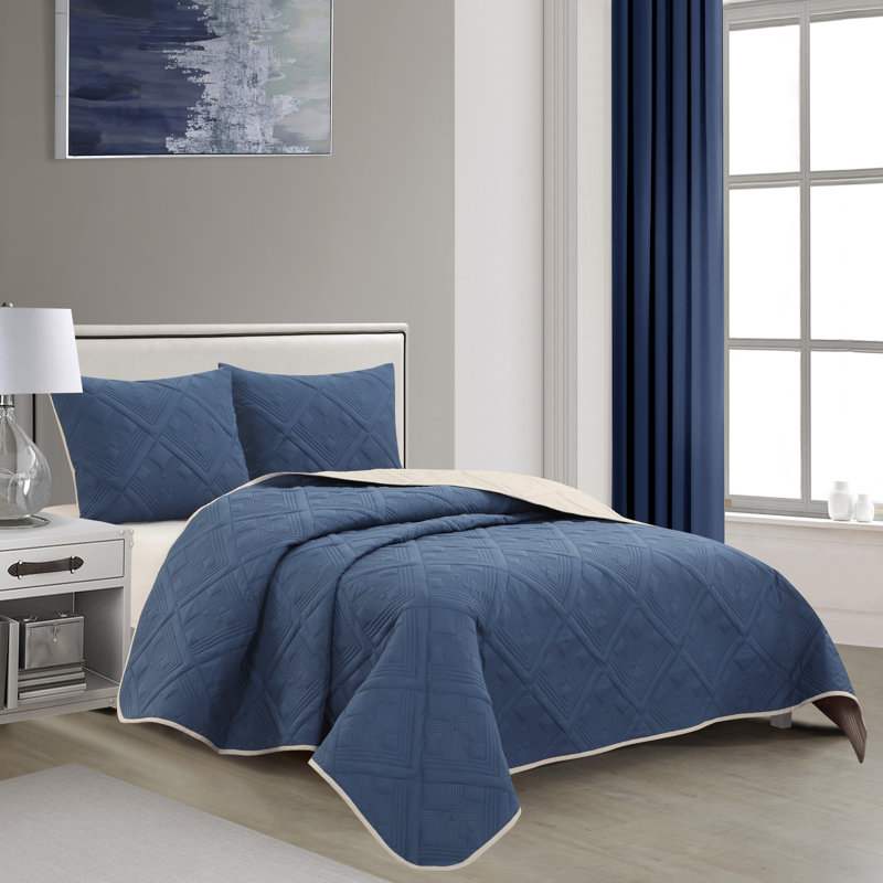 Tamsen 3 Piece Reversible Geometric Quilt Set, King Quilt + 2 King Shams