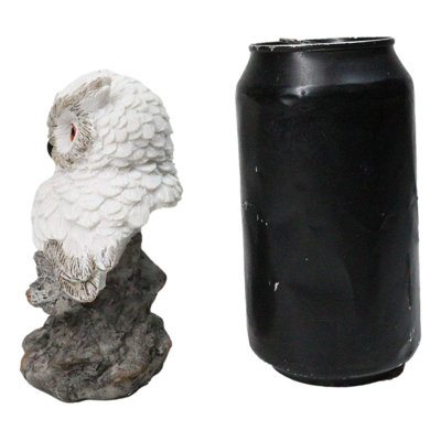 Figurine décorative fantaisiste de hibou blanc perché sur une branche d'arbre