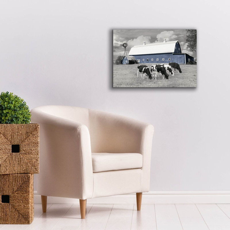 «Blue Barn with Cows» par Lori Deiter, estampe numérique sur toile, H 18 po x l 26 po x P 0,75 po