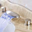 Robinet pour salle de bain à fixation sur comptoir BathSelect Bari - fini nickel brossé avec deux poignées et bec cascade