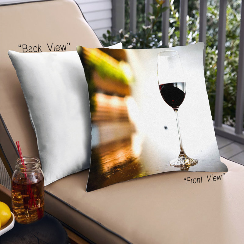 Coussin Drinks Wine, Synthétique