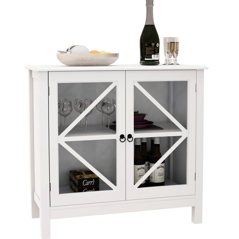 Armoire de cuisine blanche rustique à deux panneaux - beaucoup de rangement intérieur. Fabriqué, enduit. Unité de rangement de style buffet facile à monter en verre. Structure, couleur. Assemblage sans effort