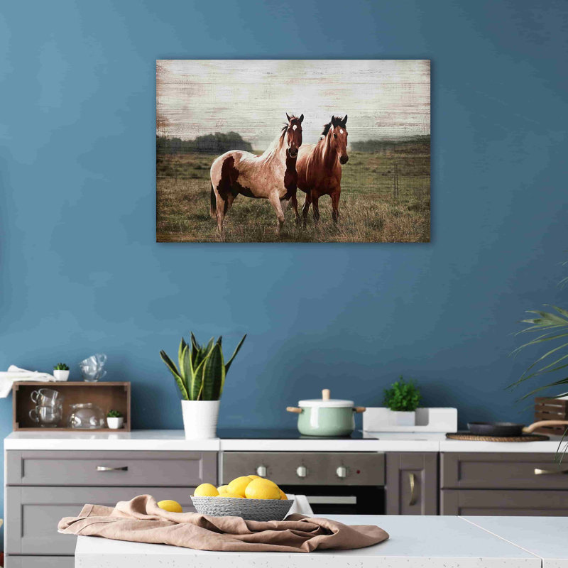 Deux chevaux debout sur toile, H 16 po x l 24 po x P 1,5 po