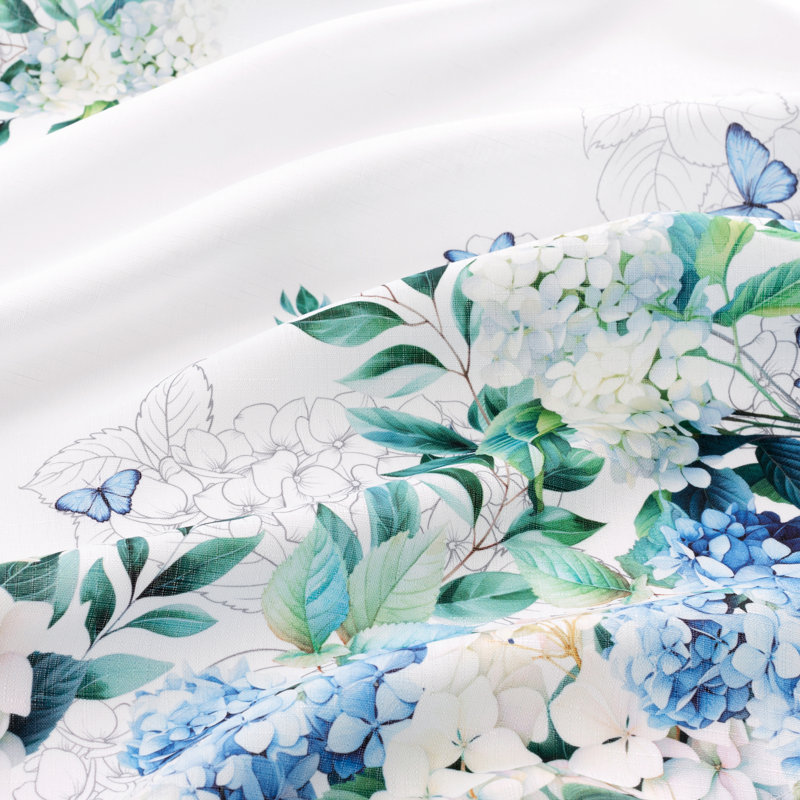 Hydrangea Bloom Blue and White Floral Polyester Dinner Napkins, Set of 4