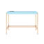 Bureau bleu et or aux couleurs de l'établissement