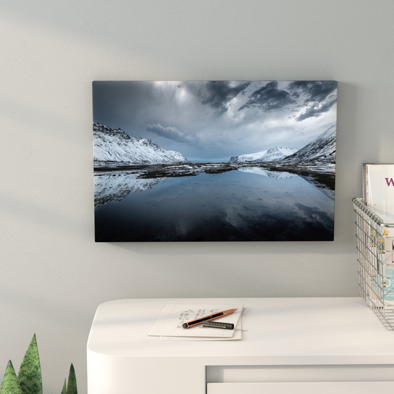 «Winter Is Coming» par Andreas Stridsberg - reproduction de photo sur toile, H 8 po x l 12 po x P 0,75 po, Toile tendue