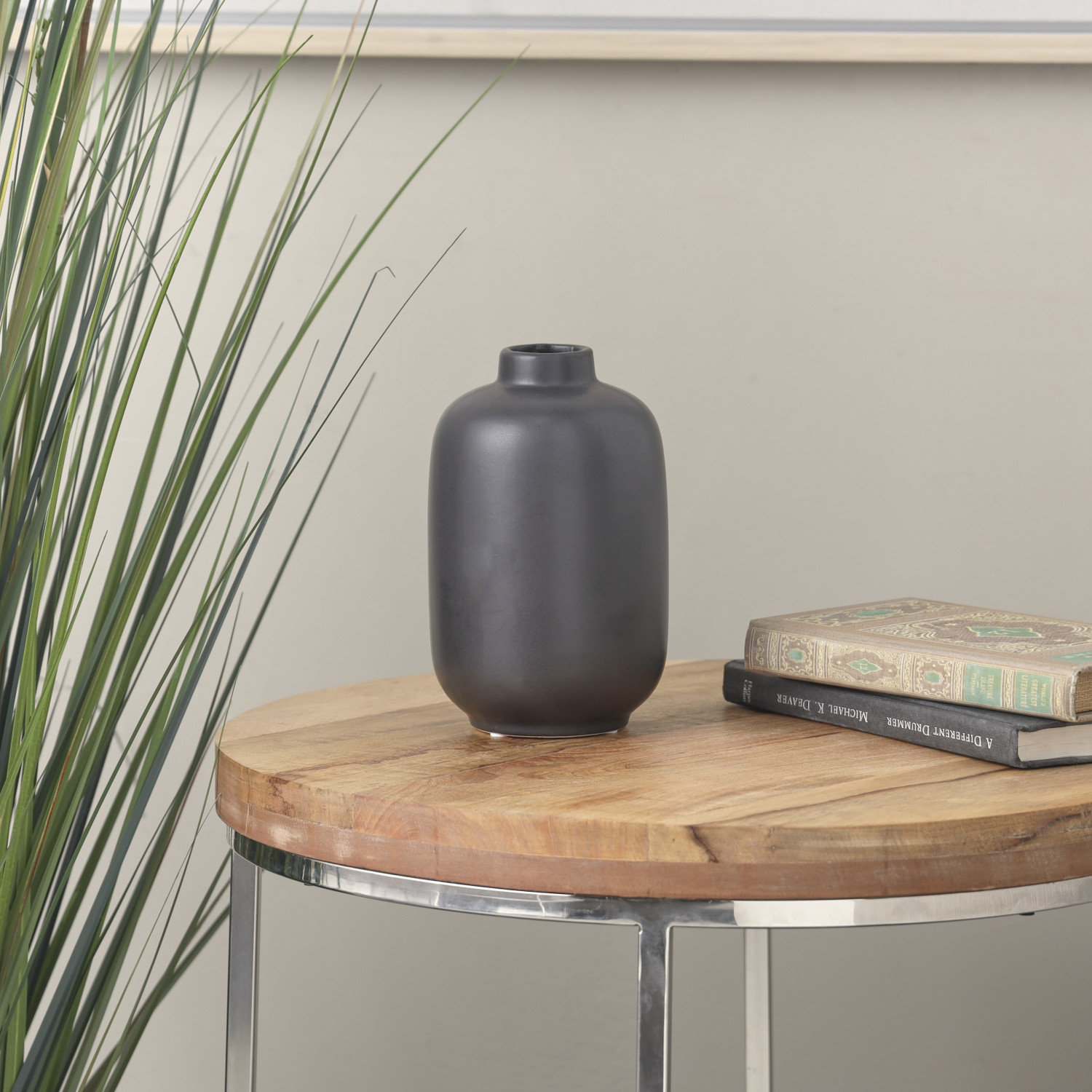 Mable Ceramic Table Vase, Black