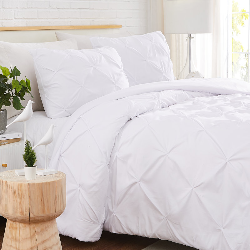Pinch Pleated, Pintuck Duvet Cover Set with matching shams, Queen Duvet + 2 Standard Shams, White