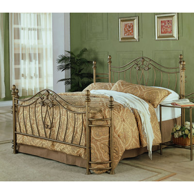 Amandari Metal Bed