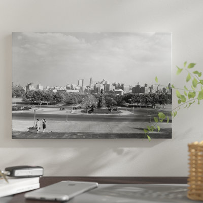 Reproduction de photo sur toile tendue, "1946 horizon of the art musée look down parkway to city hall" , "horizon of philadelphia"