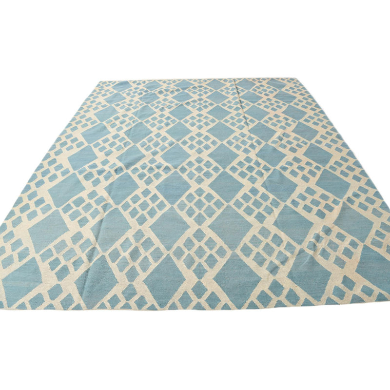 Tapis bleu clair 8 x 10 Petrella