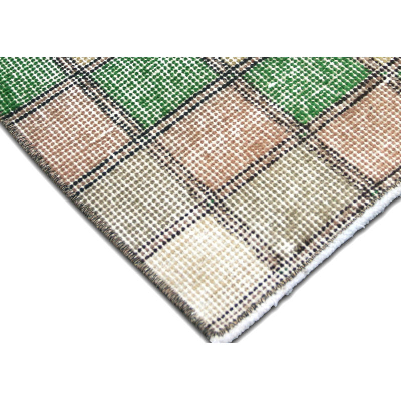 Tapis unique en laine noué à la main des années 1960 de 5 pi 4 po x 9 pi 8 po en rouge / brun / vert