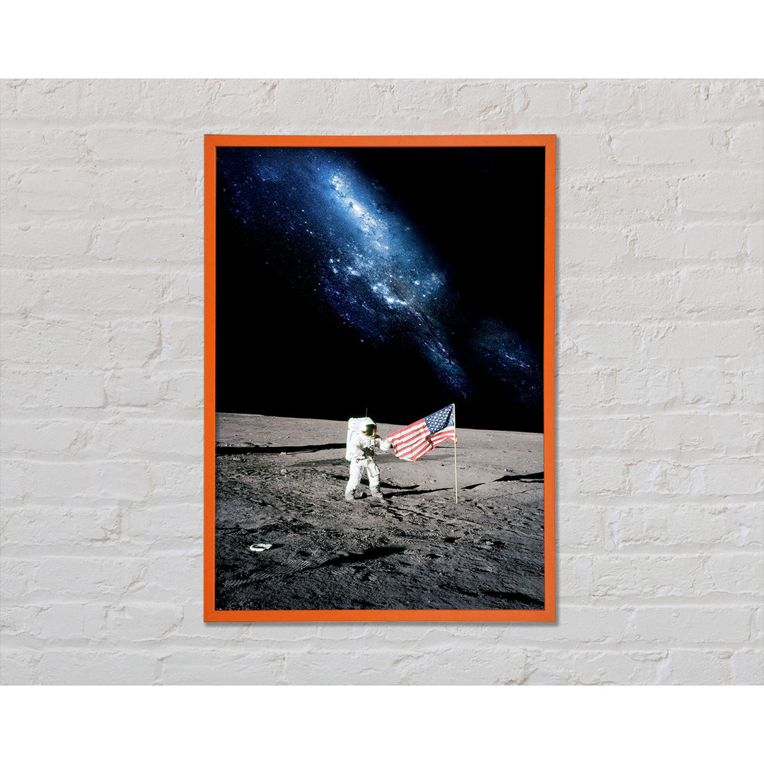 Astronaut und die amerikanische Flagge auf dem Mond - Einzelne Bilderrahmen Kunstdrucke