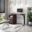 Bureau d'ordinateur avec beaucoup de rangement