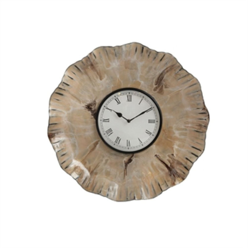 Horloge en métal