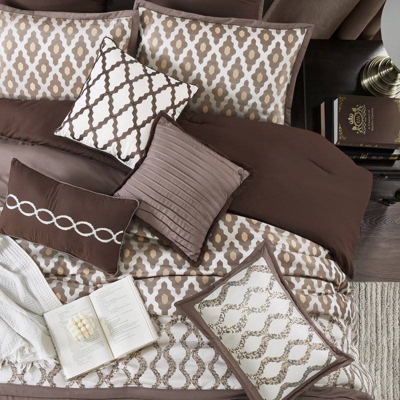 Ensemble d'édredon 10 pièces Caval, Édredon pour grand lit + 9 pièces supplémentair, Brun