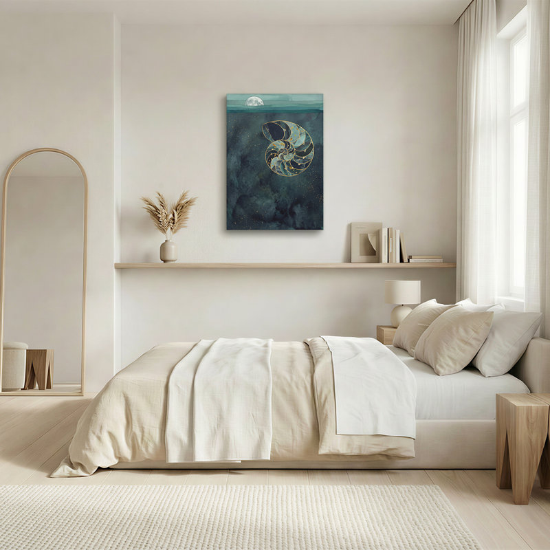 Toile dorée sur fond bleu marine, 30"H x 20"W