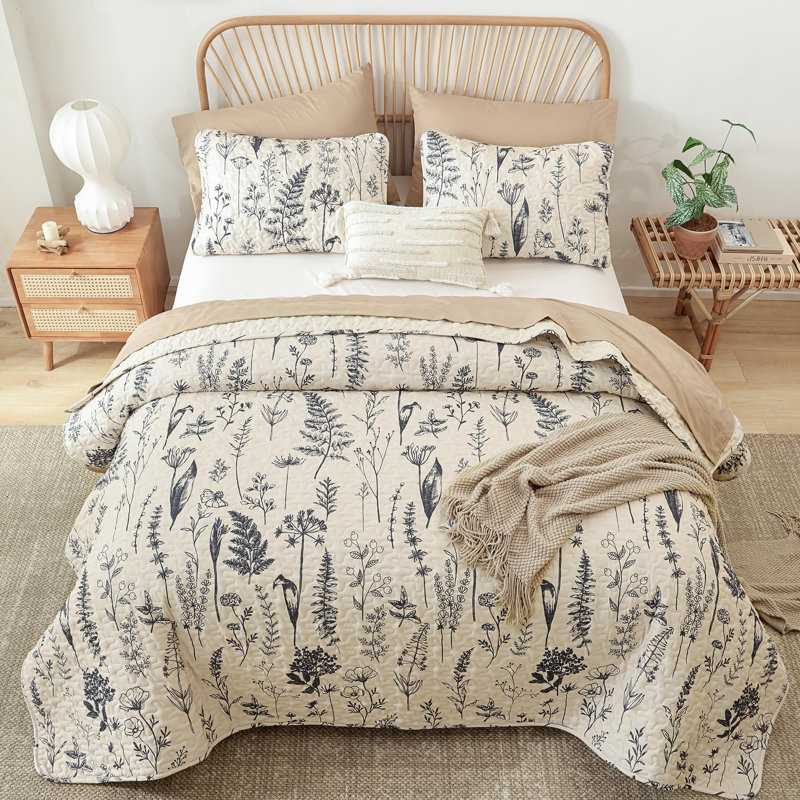 Floral Quilt Set 3 Pieces - Lightweight Botanical Pattern Quilt With Two Pillowcases, Queen Quilt + 2 Standard Pillowcases
