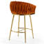 Tabouret de bar luxueux en velours avec dossier ondulé à la main, base chromée dorée et repose-pieds pour îlots de cuisine élégants