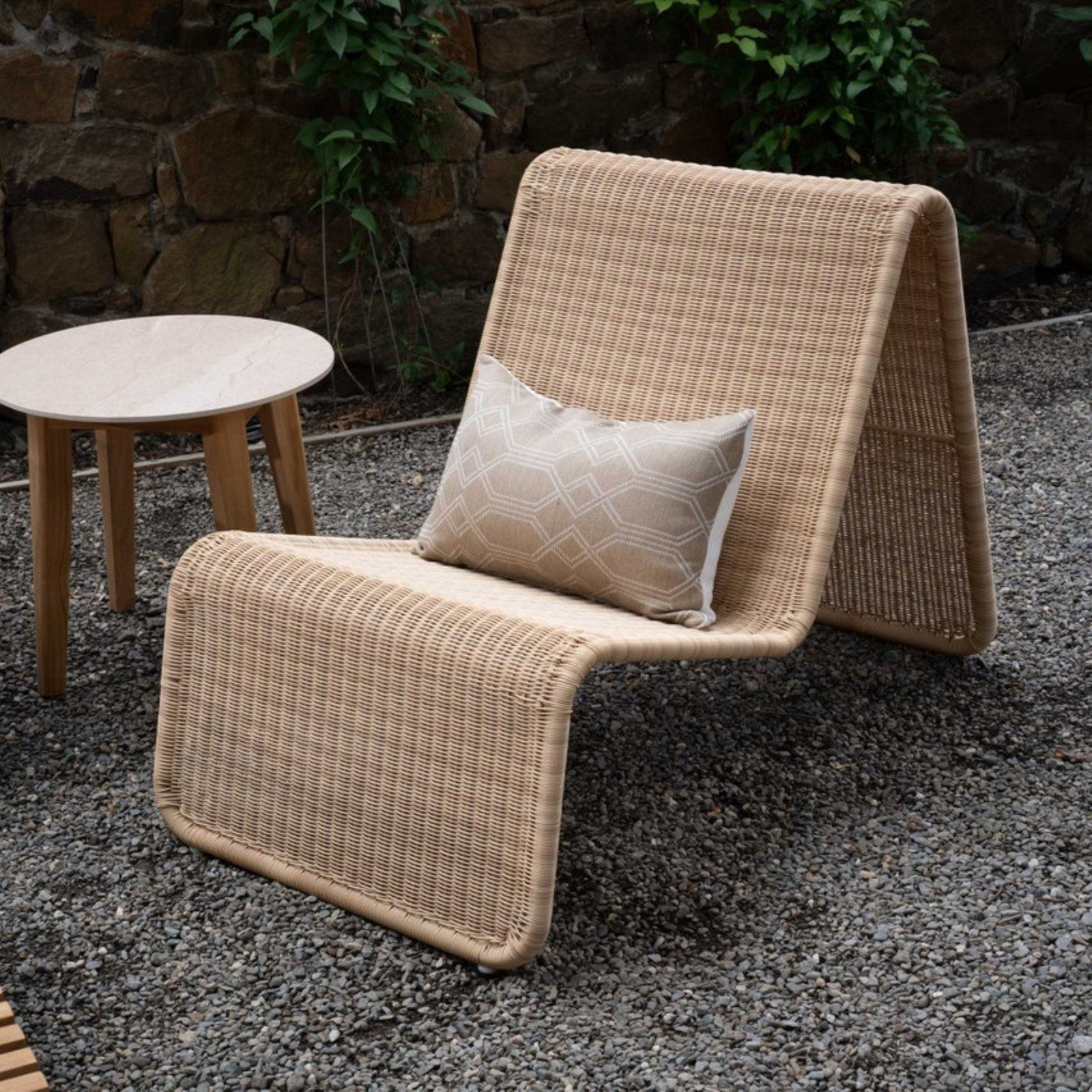 Menta Patio Lounge Chair