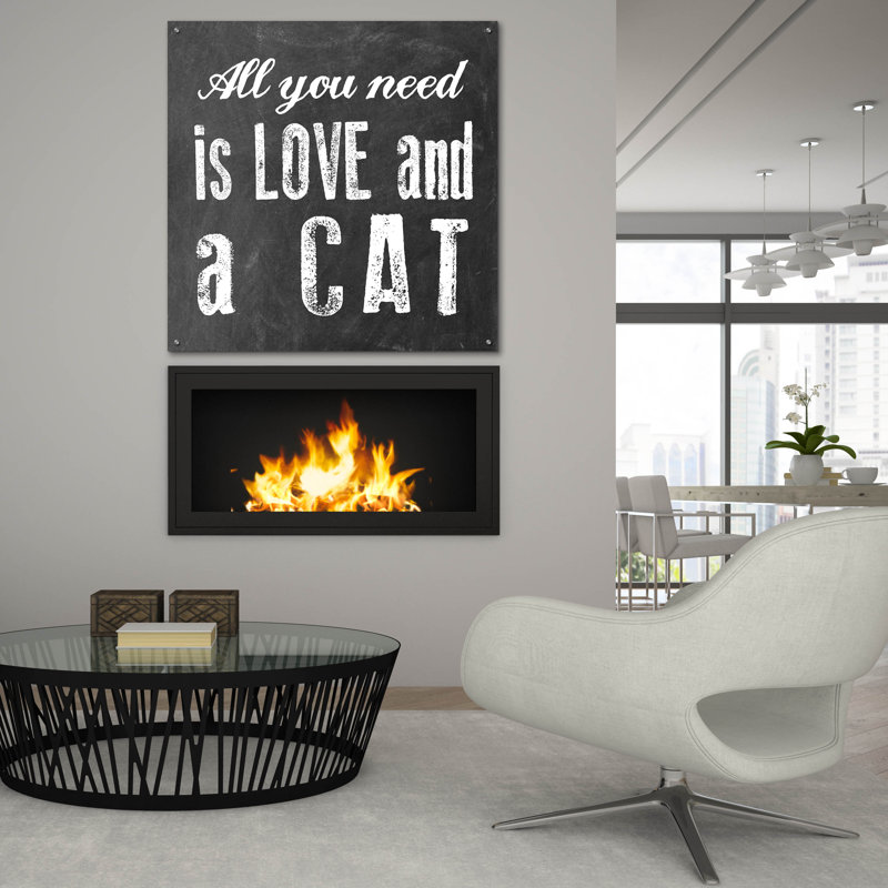 «All You Need Cat» par Erin Clark, art mural en verre acrylique, H 36 po x l 36 po x P 0,2 po