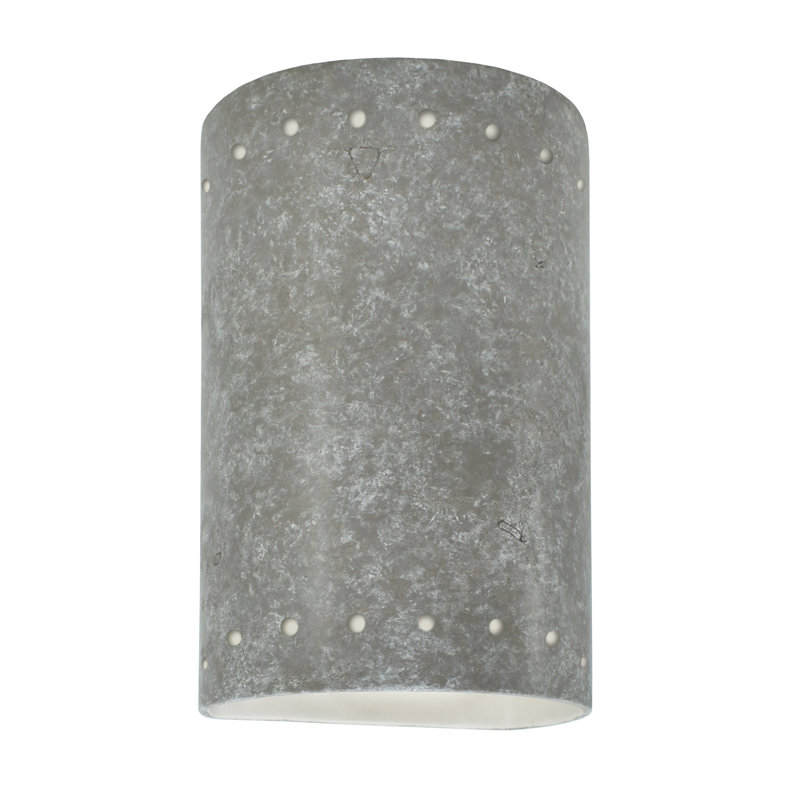 Outdoor Flush Mount, 9.5" H x 5.75" W x 4.5" D, Incandescent, Hammered Brass