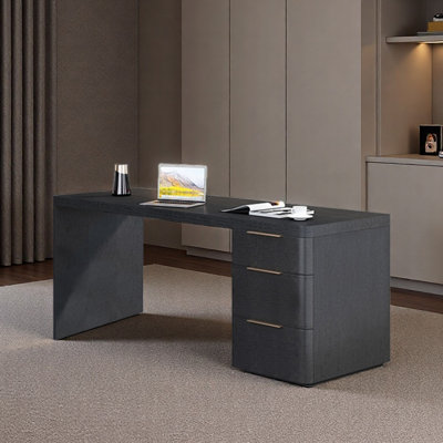 Bureau simple pour étudier / lire à la maison