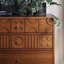 Armoire de rangement minimaliste de style médiéval