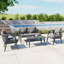 Ensemble de sièges d'extérieur durable et confortable, adapté aux patios, aux pelouses et aux bords de piscine-680887708