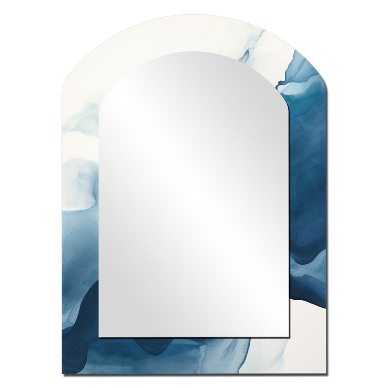 Aquarelle bleu et blanc, nuages dansants V - grand miroir mural arqué sur métal, 34 po x 25 po