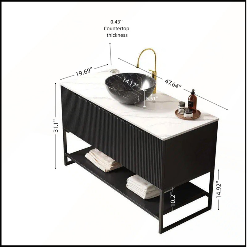 Meuble-lavabo autoportant avec 3 portes, tablette ouverte, lavabo en céramique noire et comptoir blanc de Carrare, durable et élégant